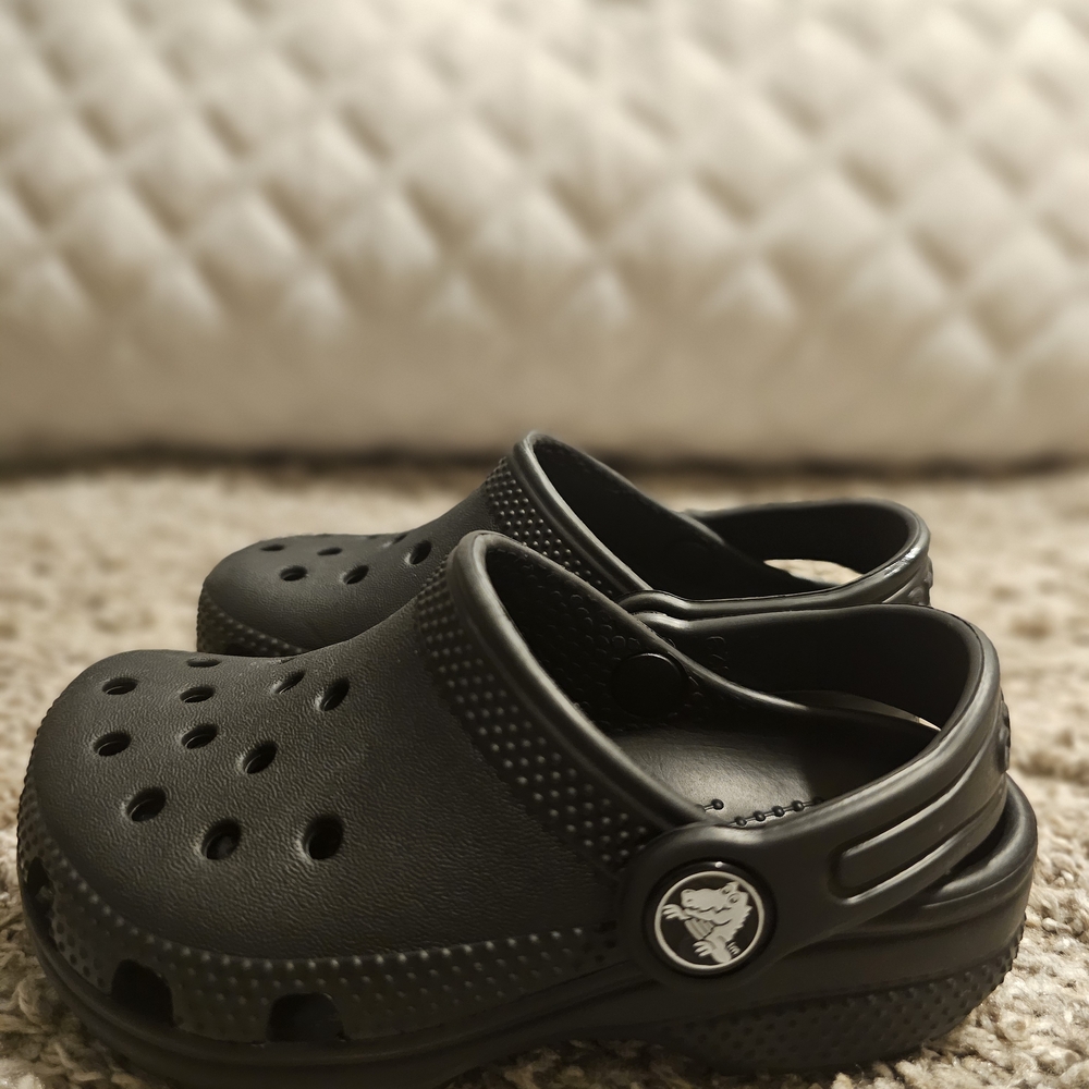CROCS Black Sandals Classic Foam Design